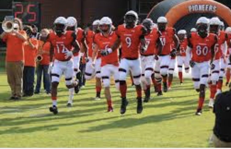 jaLon_hudgins2's tweet photo. Thankful to receive my first offer from Tusculum University!! Thanks @TUCoachEdwards for the offer!! @CoachHooksHT #PioneerUp #WeDifferent https://t.co/V65jRdmIkT