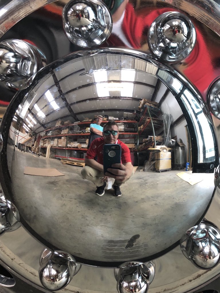 VanSTEAMBus's tweet image. Won’t be long now before we’re ready to roll! #STEAM #STEAMBus #VanEdTech @SISQITMAN @moffatt_teach @JJVandal