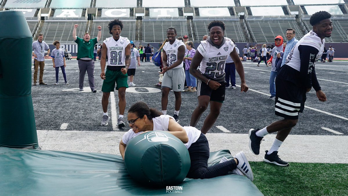 Best day of the year. 

📸 <a href="/EMUFB/">Eastern Michigan Football</a>'s 6th Annual Victory Day 

Full gallery ➡️ bit.ly/2X5WMNO

#EMUEagles 🦅 | #ETOUGH ⛓