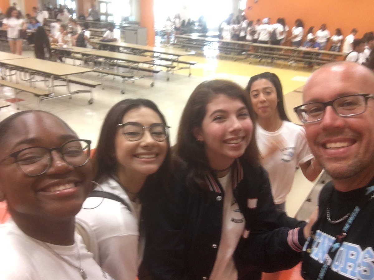 WestBrowardHigh's tweet photo. Senior Barbecue Selfies!!!   @browardschools https://t.co/YuzzGFnKdx
