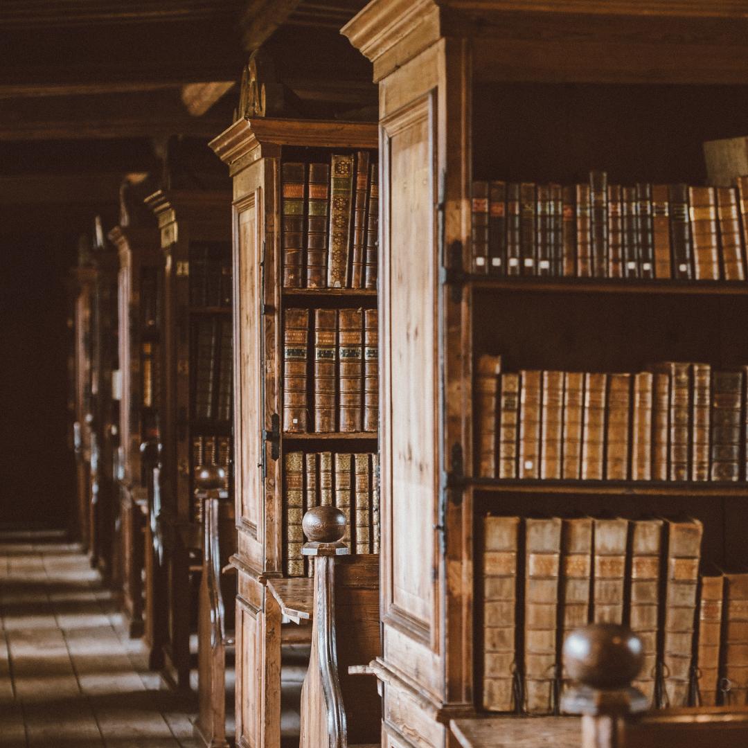 Wondering what these are? These are called books! A lot of you may not use them today, but these are every lawyer's best friends 😉 Right lawyers?

.
#lawyerlife #lawyernyc #personalinjiurylawyer #injurylaw #nyc