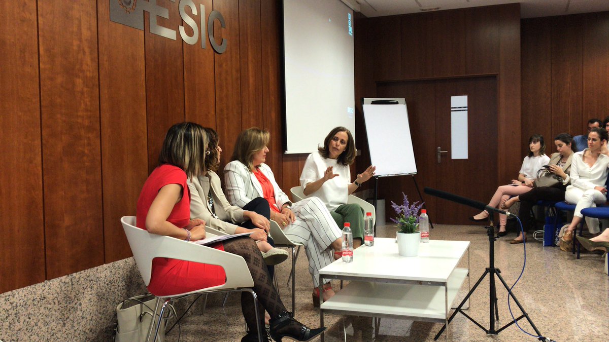 iglesias_log's tweet photo. Unir tecnología, marketing, comercial y logística deben estar unidas formando un equipo único #ESIClogistica https://t.co/7ED4DvKjUF