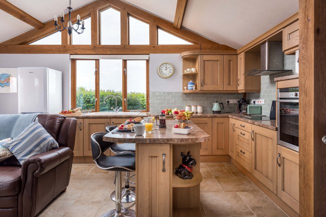 AspectsHolidays's tweet photo. New property!
Introducing The Old Smithy, Widemouth Bay!
The Old Smithy is an eco retreat, surrounded by rolling countryside and just a short drive from Widemouth Bay.
Take a closer look: https://t.co/K0rOV1h3sS https://t.co/B2hyF0OMAm
