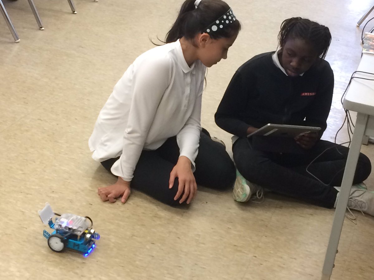 AmesburyLibrary's tweet photo. Gr 6’s @TDSB_Amesbury programming fun with mBots #IDEALRobotics @TDSB_Robotics https://t.co/yCo9lsptqL