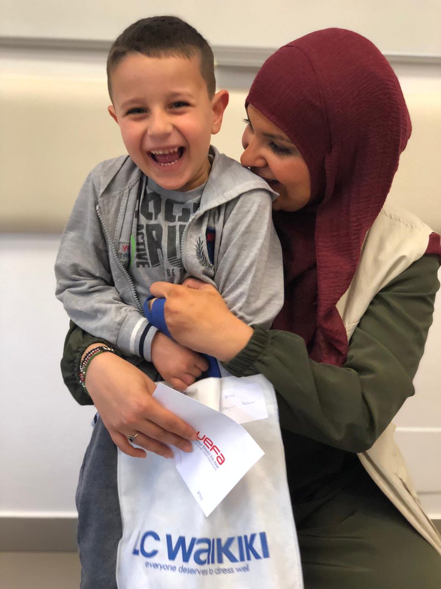 wefaorg's tweet photo. #Arnavutluk'taki #yetimlerimize harçlıklarını, #bayramlıklarını ve #zekâtlarını ulaştırdık.

💻 Web: https://t.co/QSnTtTPYWc
📞 Tel.: +49 221 880 64 80
📲 WhatsApp: 0049 178 325 62 07
#Ramadan2019 #Ramadan #Ramazan2019 #Ramazan #KardeşPayıYapalım https://t.co/BgK3FwSOZd