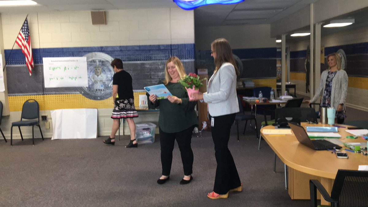 Erin3rown's tweet photo. This week was the 11th #Michiganliteracy Intensive Coaching Institute. Wow!  What an incredible group!  Thank you for your leadership @amorris425 and @leslieasmith3 and for your support @Shellie_gohl and @strimbel1. @wagnerlearning @akittie1994 @BethMccaulley @56Ucci https://t.co/5Lik1TZysF