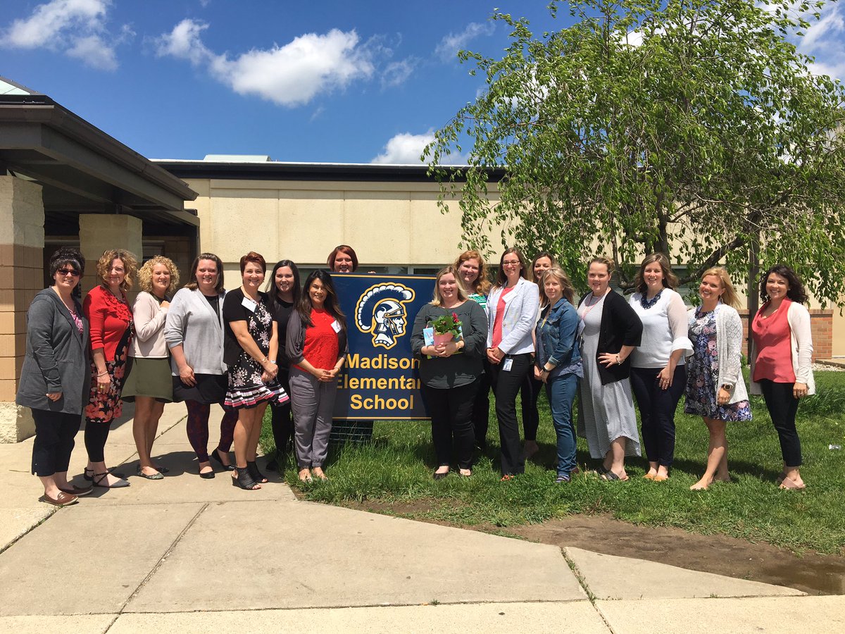 Erin3rown's tweet photo. This week was the 11th #Michiganliteracy Intensive Coaching Institute. Wow!  What an incredible group!  Thank you for your leadership @amorris425 and @leslieasmith3 and for your support @Shellie_gohl and @strimbel1. @wagnerlearning @akittie1994 @BethMccaulley @56Ucci https://t.co/5Lik1TZysF