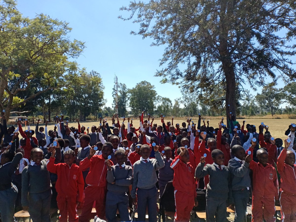 ZimbabweYess's tweet photo. We also trained the girls on how to be confident and be advocates of confidence through the Action on Body Confidence session.
#freebeingme
#ambeautifulthewayiam
#actiononbodyconfidence
#yessgirlsmovement
#yess2019
#Norecno
#WAGGGS https://t.co/4rMrOOGskm