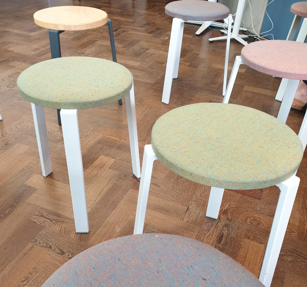 Thanks to <a href="/MARKProduct/">Mark</a> and Mark Coulter <a href="/habitualise/">Tiny Habits® Coach.</a> for a fascinating talk on how to develop Tiny Habits and how it can improve work life. Also, pretty stools!
#CDW2019 #tinyhabits