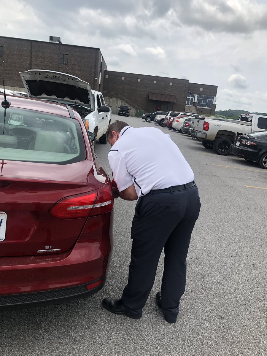 graceepoland's tweet photo. Mr. Gordon to the rescue yet again! Oopsie??? @mustangsupt https://t.co/zFZINpe8pE
