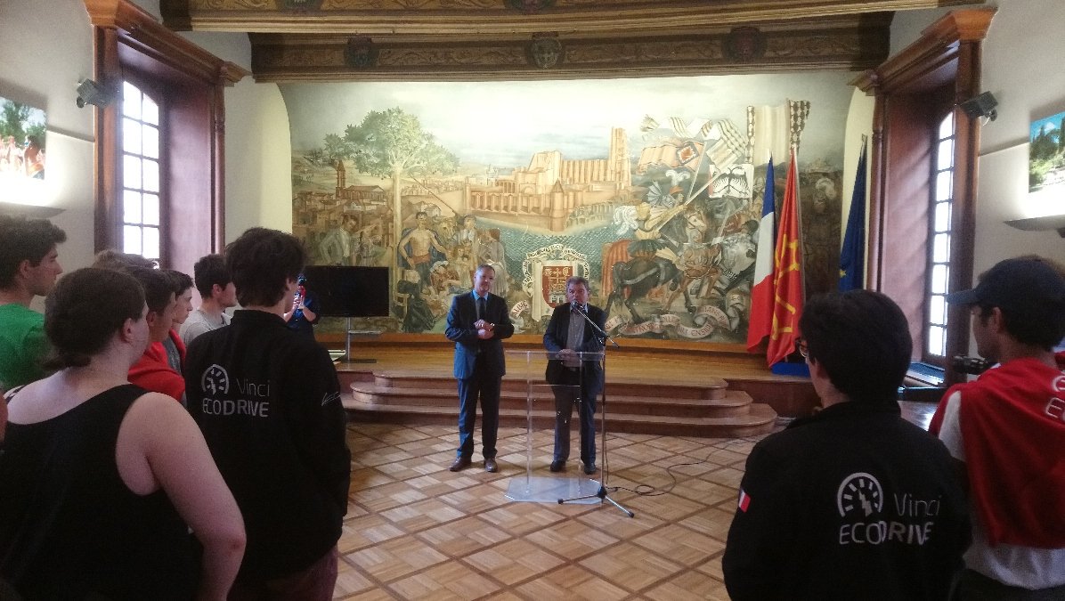 Réception sous les ors de la mairie d'Albi qui datent de 1723 ! <a href="/ville_albi/">Ville d'Albi</a> <a href="/AlbiEcoRace/">AlbiEcoRace</a>
