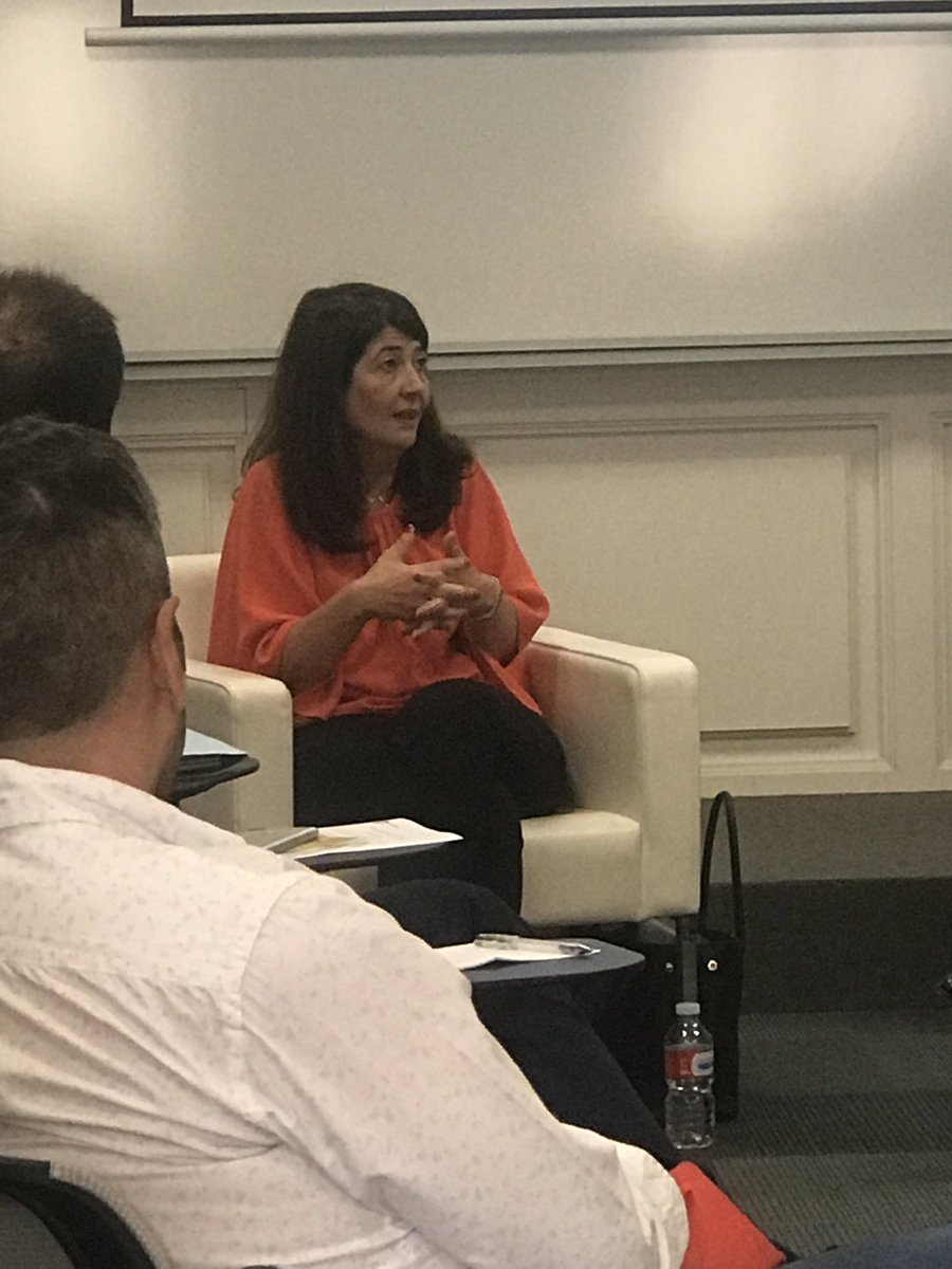 “Las compañías tienen que evolucionar sus estructuras organizacionales y modelos de #gestióndetalento para impulsar la transversalidad del #talento con programas y movimientos #crosstalent” <a href="/gemamonedero/">Gema Monedero</a> en <a href="/deustoDBS/">Deusto Business School</a> con <a href="/AlumniDBA/">Deusto Business Alumni</a>  #executivesearch #headhunting