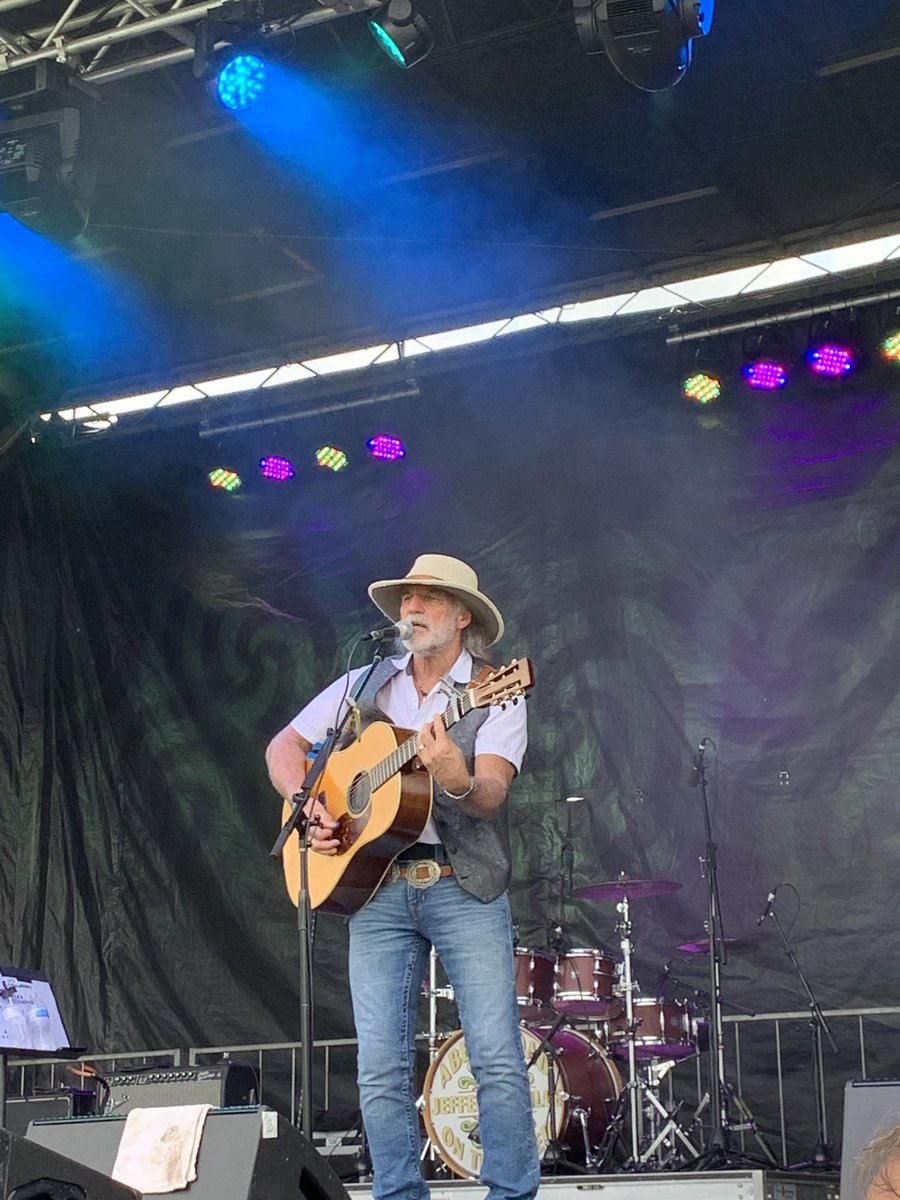 abbeyrdfestival's tweet photo. Kicking off the #AROTR19 weekend right with #HalBruce! https://t.co/iO4ZYDB6Yv
