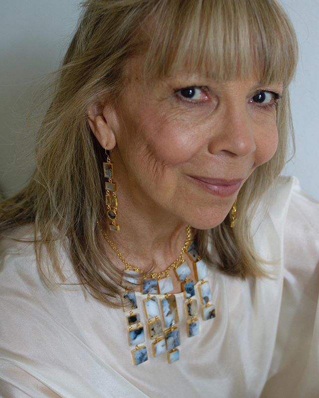 pippasmall's tweet photo. The beautiful and legendary Penelope Tree wearing our @turquoisemountain Sasaani Agate collection - proudly made in Afghanistan. 
@peneltree 
#PippaSmall #PippaSmallJewellery #EthicalJewellery #MadeinAfghanistan #SupportingArtisansinConflictAreas https://t.co/H9Dh2fAYcx