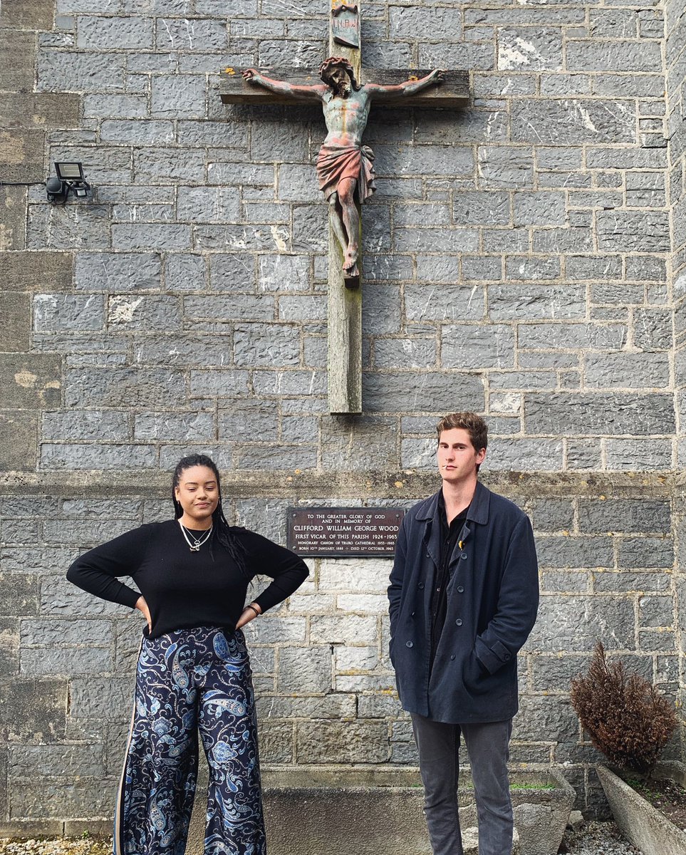 frau13in's tweet photo. Hi weโre playing a b e a u t i f u l festival in Somerset tomorrow @shindigfestival #shindigweekender https://t.co/SyCpSwym3Y