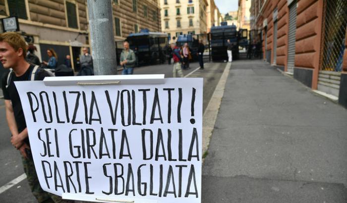 gadlernertweet's tweet photo. La polizia che a #Genova aggredisce vergognosamente a colpi di manganello il giornalista di @repubblica #StefanoOrigone deve fornire immediate spiegazioni del suo comportamento. Non ci basta sapere che #CasaPound è la casa editrice fascista del ministro @matteosalvinimi in carica https://t.co/aVij5EvKFS