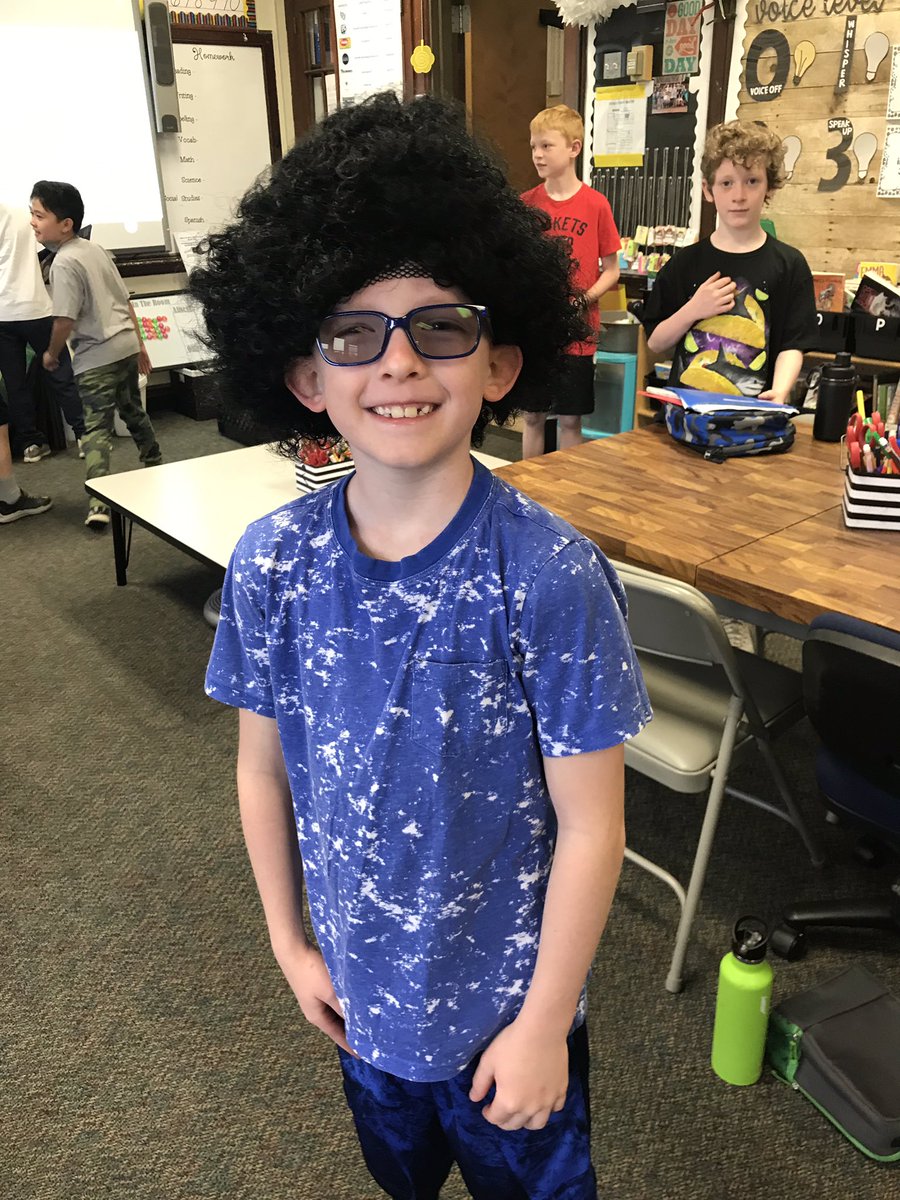 MsMoransClass3's tweet photo. We may have been rained out of our class picnic but some of our classmates sure went crazy for crazy hair day! #3MorTweets #CrazyHairDay https://t.co/eTnLhYkIiQ