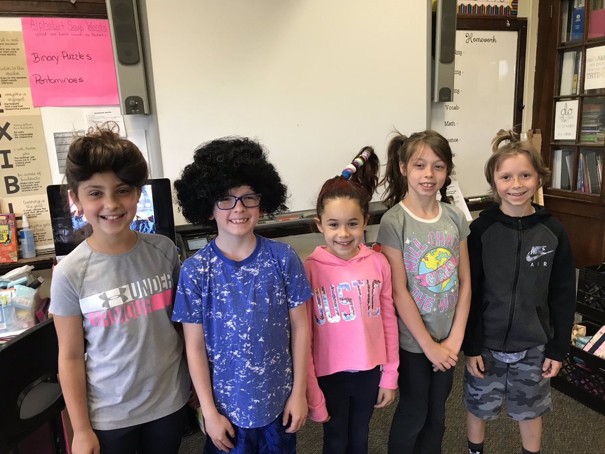 MsMoransClass3's tweet photo. We may have been rained out of our class picnic but some of our classmates sure went crazy for crazy hair day! #3MorTweets #CrazyHairDay https://t.co/eTnLhYkIiQ