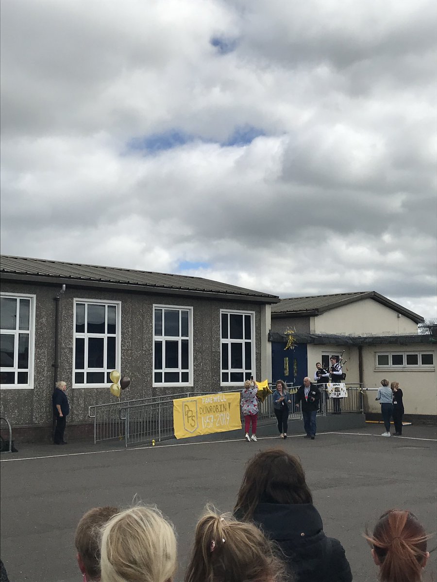 What a send off 🎈 🎉 Although layla has only been at <a href="/DunrobinPS/">Dunrobin Primary School</a> for a short while she’s had the best time!  A special Thank you to Mrs Sidlo for giving Layla the best start to her School years... 

Now onto the next chapter 📖 <a href="/PrimaryHilltop/">Hilltop Primary School</a> here we come!