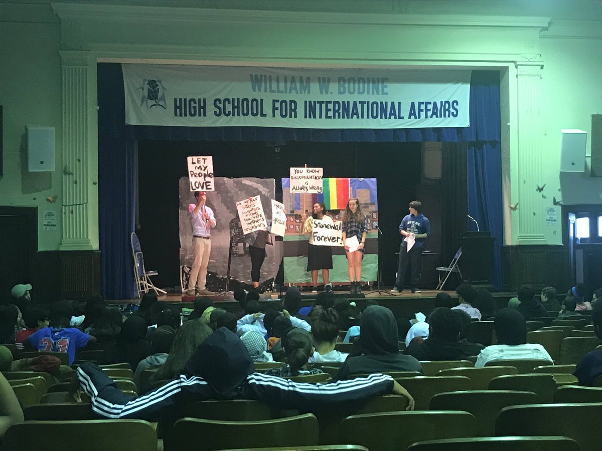 ByDenisDevine's tweet image. A @BodineHS student performance looking back at the Stonewall Riots! @PCCYteam @PCCYarts #picassoproject grant @PHLschools #PHLed