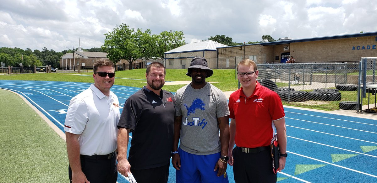 TylerLionsFB's tweet photo. Thanks for visiting with @RicklanHolmes about our College Football Prospects, they are excited to get to know more about your school &amp; football program. 
#StraightLineRecruiting
#LionsPride #JTD #TTP #JTF2CFB #JTFRecruitingProcess #GetNoticed #RecruitJTFootball https://t.co/0K8zn60jSK