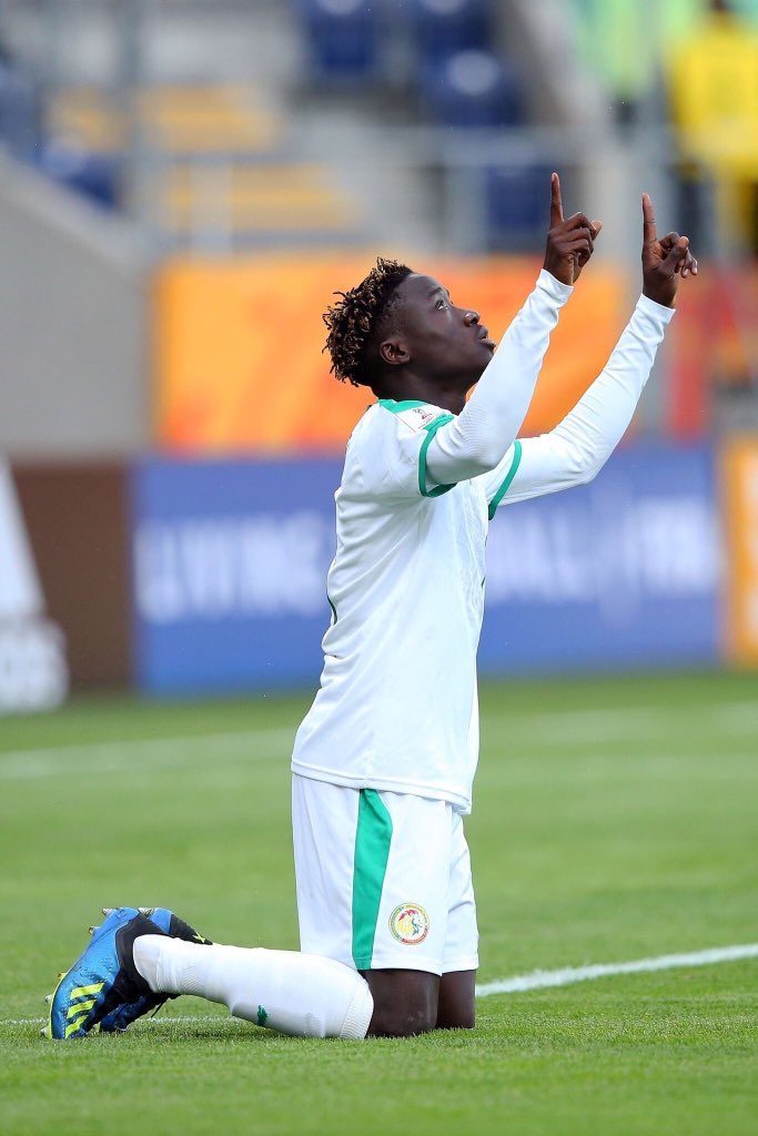Galsenfootsn's tweet photo. #U20WC #SEN #TAHSEN 

Amadou Sagna, Retenez le nom 🦁

🥇But le plus rapide de l’histoire de la #FIFAU20WorldCup (9 secondes)
🥇 Premier sénégalais à inscrire un doublé en #FIFAU20WorldCup 
🥇 Premier sénégalais à inscrire un triplé en #FIFAU20WorldCup https://t.co/4TQA2lovwp