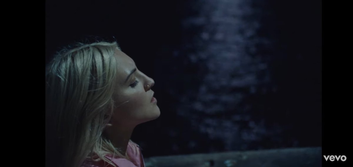 lykajgu's tweet photo. THAT. VIBE. #OKAYMUSICVIDEO #OKAYMV https://t.co/GgtJmFCRe0