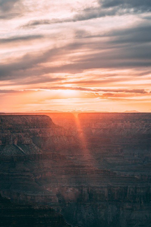 AppWonderwall's tweet photo. Photo of the day: Flare | by Zhanjiang Chen https://t.co/u6pv7Rd0df https://t.co/a95oDqyoZm