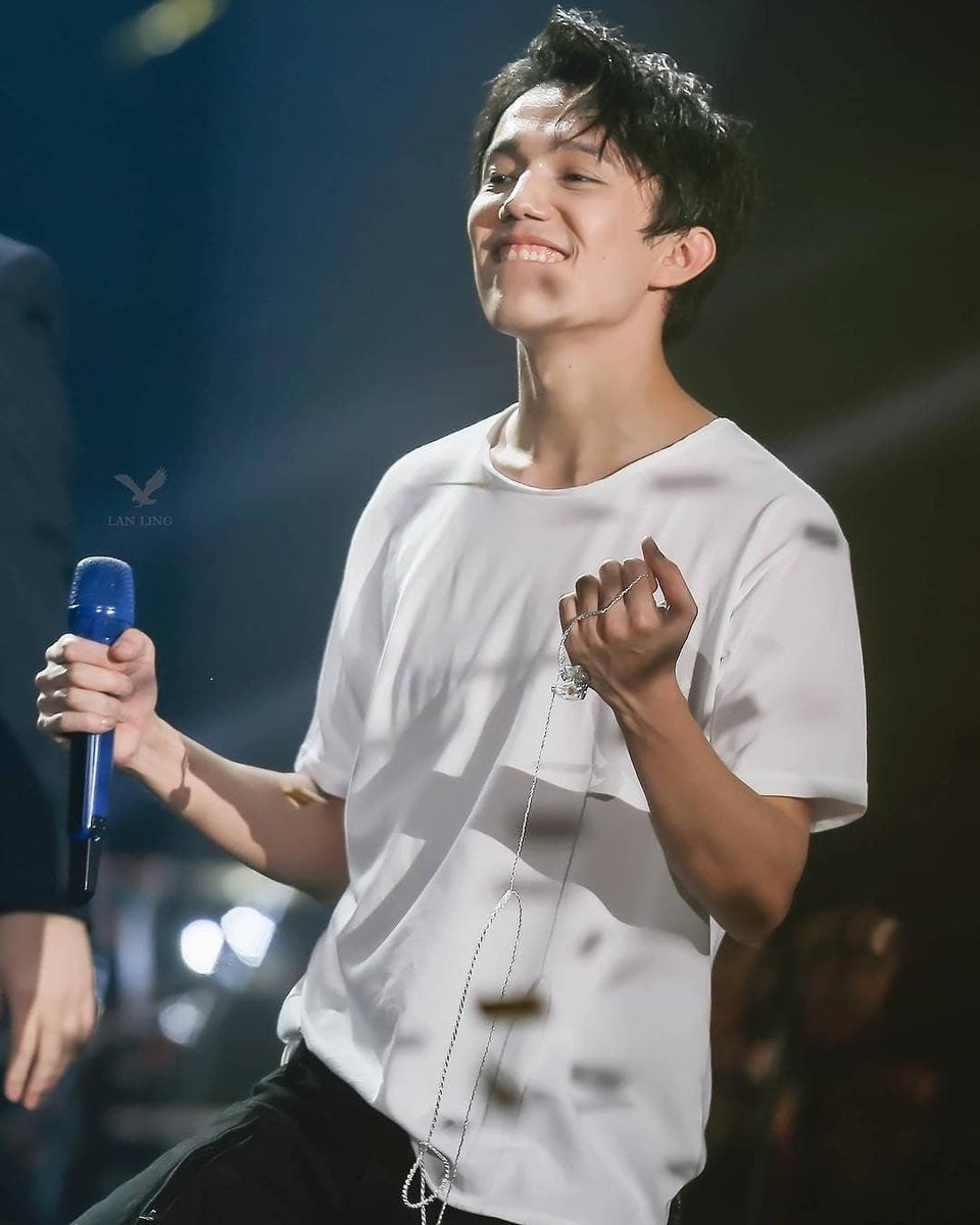 Maria67493753's tweet photo. Happy birthday to the best singer on the planet - DIMASH KUDAIBERGEN! 

@dimash_official 
#DimashHappyBirthday 
#DimashBestSinger https://t.co/UI2muhY1ZG