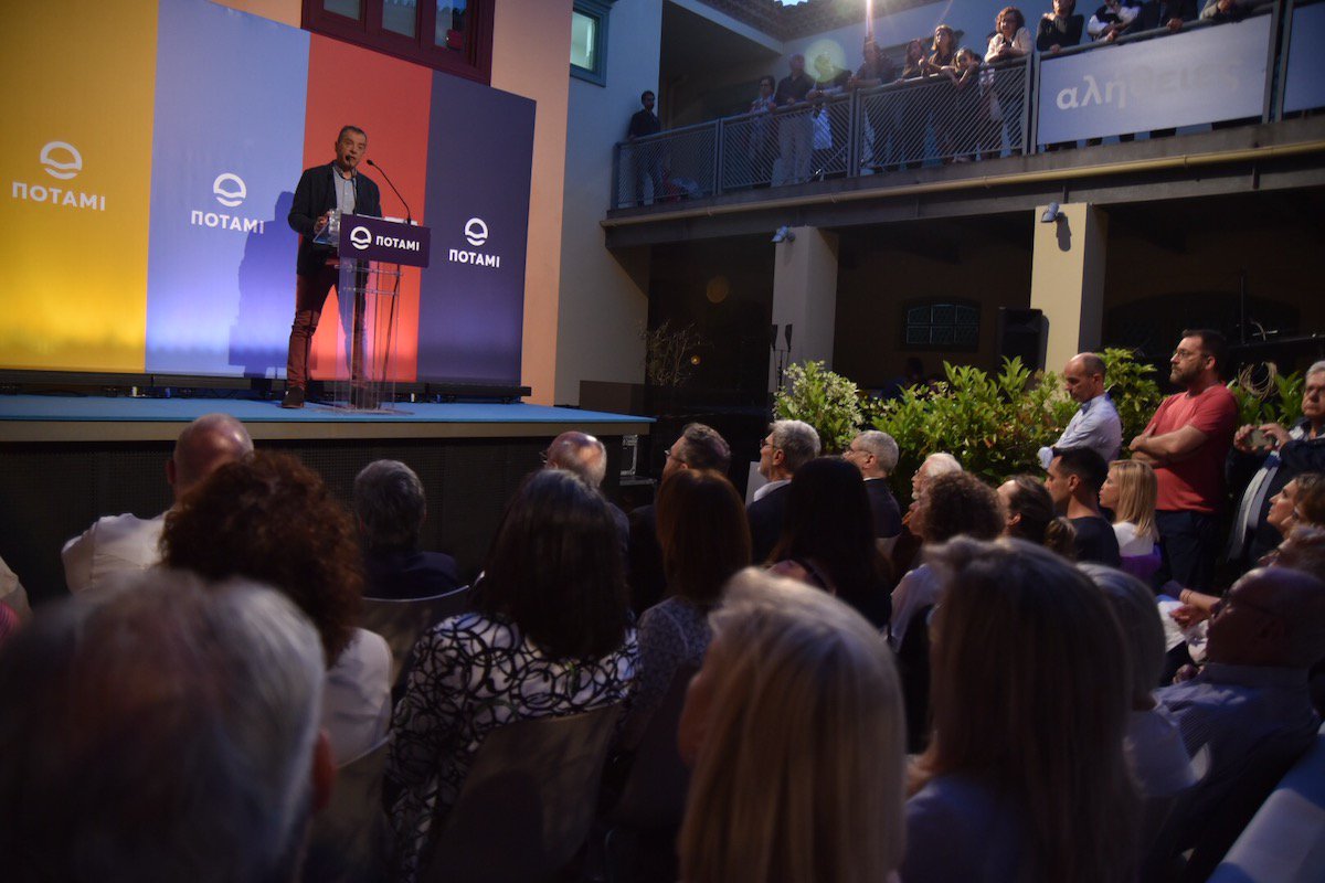 St_Theodorakis's tweet photo. Πρέπει μέχρι το ξημέρωμα της Κυριακής να συναντήσουμε τους ανοιχτόμυαλους, τους προοδευτικούς, τους φιλελεύθερους. Αυτούς που τολμούν και να τους πείσουμε να κάνουν την τολμηρή κίνηση. Να γυρίσουν την πλάτη στο παλιό. Να κάνουν την διαφορά. Να ψηφίσουν #Potami. #Ευρωεκλογές2019 https://t.co/NM0zdKfvh2