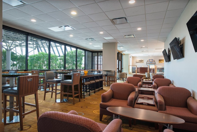 Which perk would you rather enjoy during your stay at the Sheraton? 🤔 

1. 24/7 keyed access to a private club lounge
2. Guest rooms on a separate executive floor
3. Breakfast and evening appetizers

Get these perks and more when you upgrade to the Sheraton #ClubLounge.  #YYT