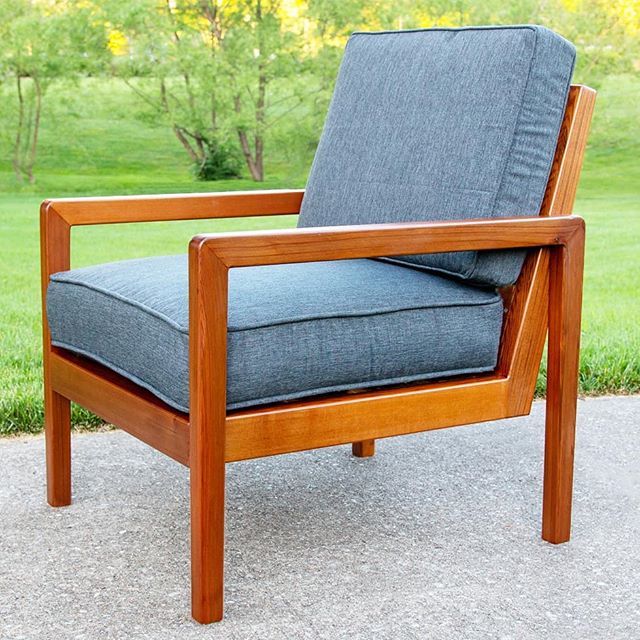 FixThisBuildTht's tweet photo. Here's the Modern Outdoor Chair reveal! Video is up on my YouTube channel (link in bio) along with plans 👍. I made this from cedar 2x4 and 1x4s but gave them a modern look with some tapers and thinning. Really happy with this one and thanks to @diabl… https://t.co/B8kPvTH8zQ https://t.co/18o6LVKTpj