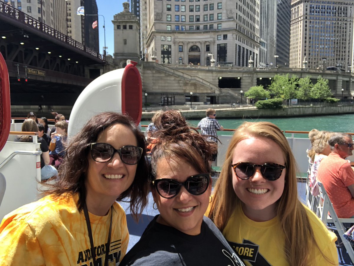 MrsVelez4's tweet photo. Beautiful day for a boat ride. 4th Grade Fieldtrip on the Chicago River and Lake Michigan  @MissNihill @MrsGuidosclass #Chicago #WendellaBoats #ASD4All #proud4ardmore https://t.co/L8motp7FdE