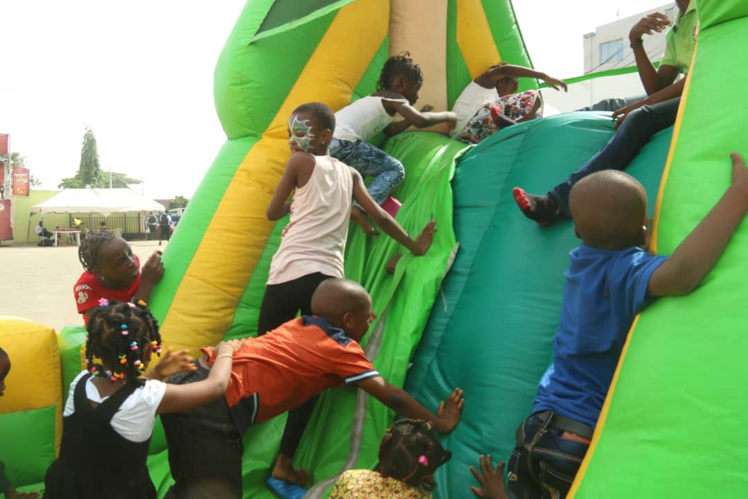 Austeiin's tweet photo. If It's FACE PAINTING,They No. 1 In That Craft๐๐. So Come This Sunday 26the Of May 2019, @KodydKodyNator
Will Having Mad Fun With The Kids. Comman Paint Ya Faces๐
Cc: @jvonofficial
#KodyAndTheKidsMay26 #KodyAndTheKids2019 #KodyAndTheKids https://t.co/NmcQ8TZAtX https://t.co/Avs0wf4UK8
