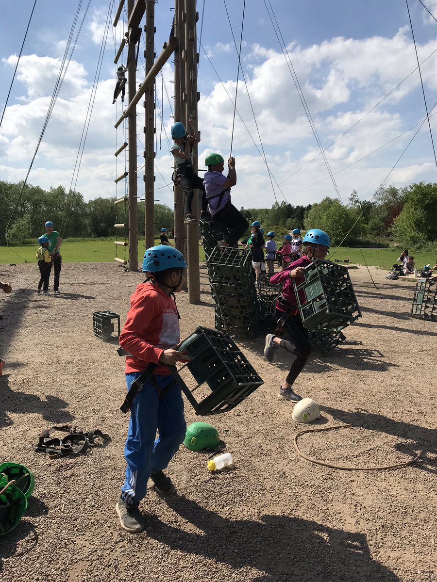 BVCSchool's tweet photo. Teamwork and destruction. Children have enjoyed climbing crates today and then kicking them over! #cratefun #timber https://t.co/BbPYvotNx6