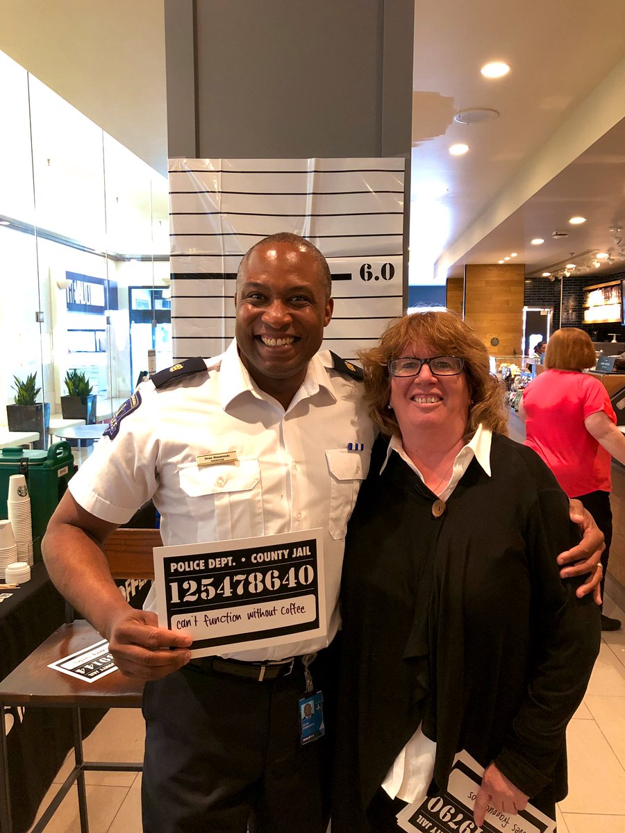 SpringGardenRd's tweet photo. The Spring Garden Area Business Association would like to thank @HfxRegPolice for their time for coming to @StarbucksCanada to have a cup of coffee and chatting with local community members. We’re thankful to have such friendly police officers working in our community. 💙🚔👮‍♀️👮‍♂️ https://t.co/ezw0t5Uz90