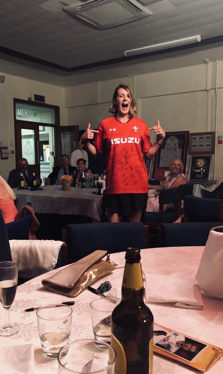 KellySotherton's tweet photo. Wear this and sell it kel they said .... I doubled the price and thank you 😎 (signed 2019 🏴󠁧󠁢󠁷󠁬󠁳󠁿 rugby top) https://t.co/1i1QovdfEg