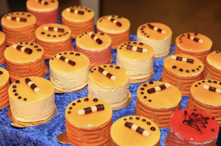 BrijwasiEvents's tweet photo. Delightful, tasty and always impressive. You’ll be sure to enjoy our scrumptious desserts. 
Contact us today on - 07817426802 for enquiries .
.
.

#cheesecake #passionfruit #mango #chocolate #desserts #dessertbar #dessertbar #desserttime #chocolateswirl #chef #dessertchef #cake https://t.co/G6lABqU3A1