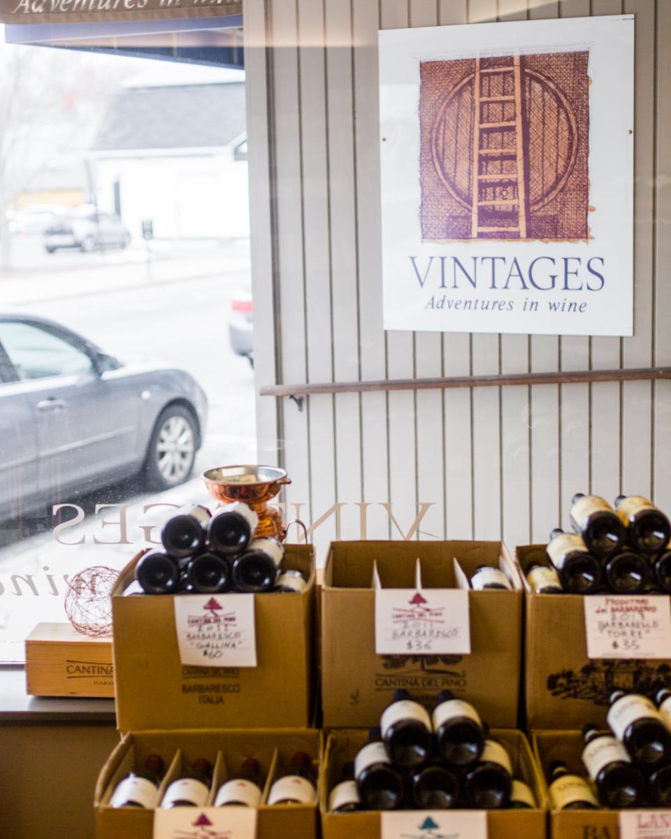 VINTAGESvino's tweet photo. A sign you've come to the right place. https://t.co/2eNeK91how