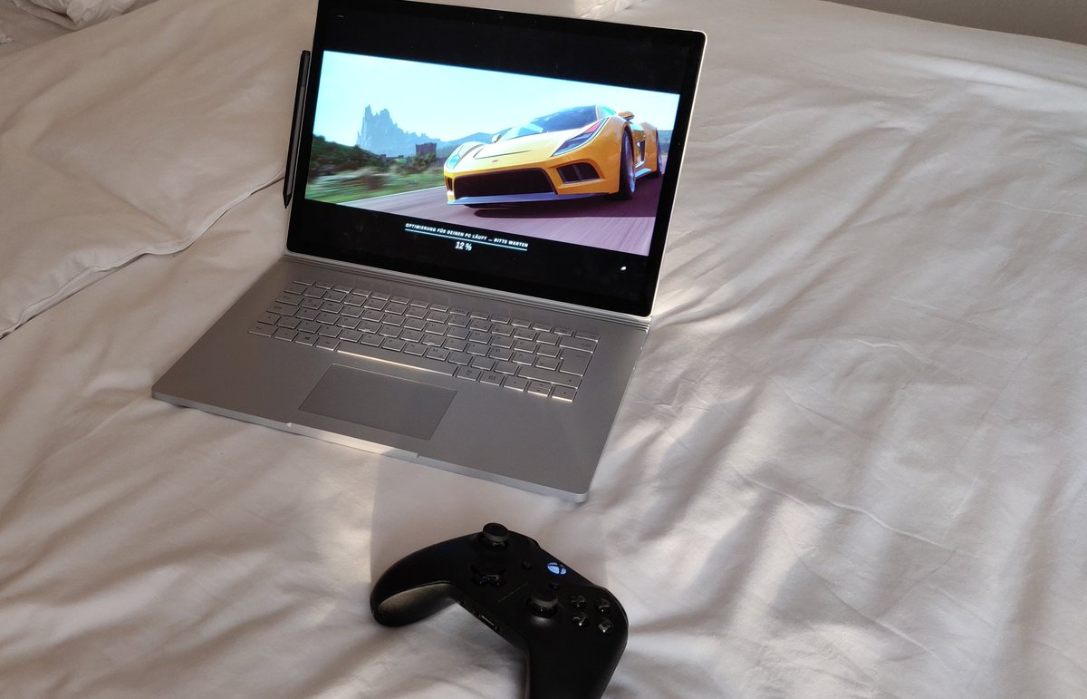 MrRoundRobin's tweet photo. Relaxing in the hotel before flying home tomorrow from a training
#microsoftlife #Xbox #ForzaHorizon4 #playanywhere #surface https://t.co/gP8Zt6kmDM