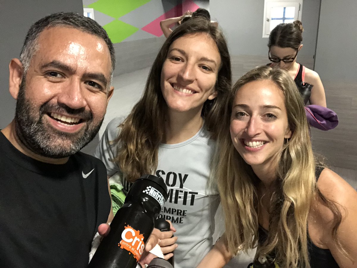 JorgeRosfi's tweet photo. Encantado de colaborar para @criscancer en @DreamFit_es ¡Una clase estupenda! https://t.co/f8kuoV8Uej
