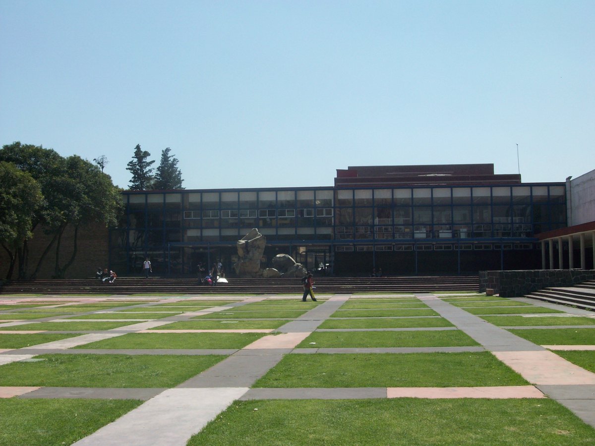 AbiliaInmo's tweet photo. Considerados como los grandes artesanos de la construcción, la @faunam_mx ofrecerá a los albañiles un curso de lectura e interpretación de planos, pues son ellos quienes materializan las ideas de los arquitectos. #arquitectura #construcción #albañilería https://t.co/wWzwWcwMLO