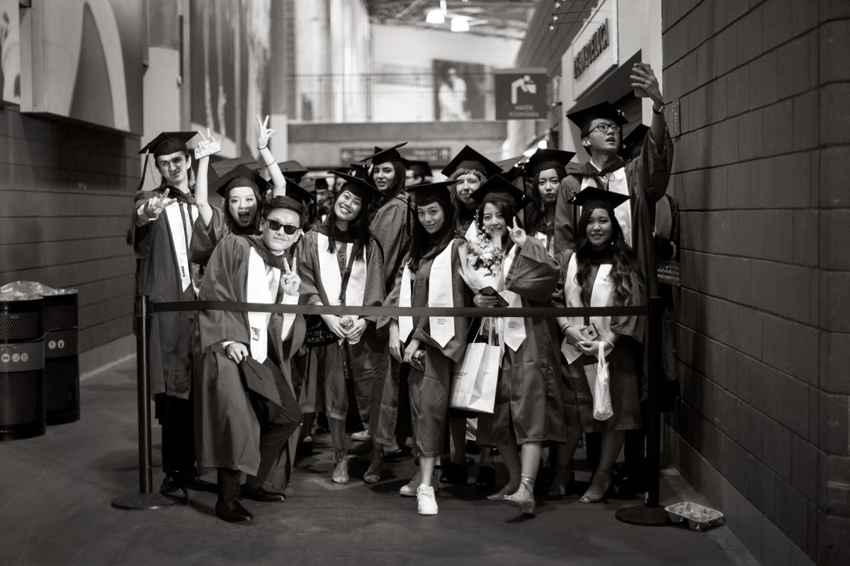 TheNewSchool's tweet photo. Still celebrating our #NewSchoolGrad (now #NewSchoolAlumni!) Class of 2019 🎓 See if you made it to the photo album → https://t.co/WTYRIOInfZ #100YearsNew https://t.co/tn0xYpQIy4