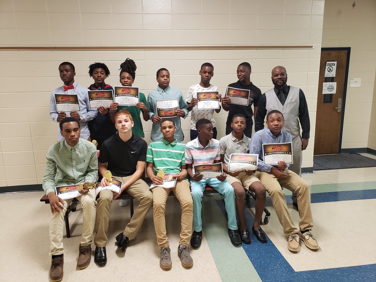 GMHSPats's tweet photo. A few pictures from the GMS Athletic Awards Banquet held on Tuesday, May 21st. Check out our website and Facebook page for more pictures! https://t.co/GM3gOMi7Ib