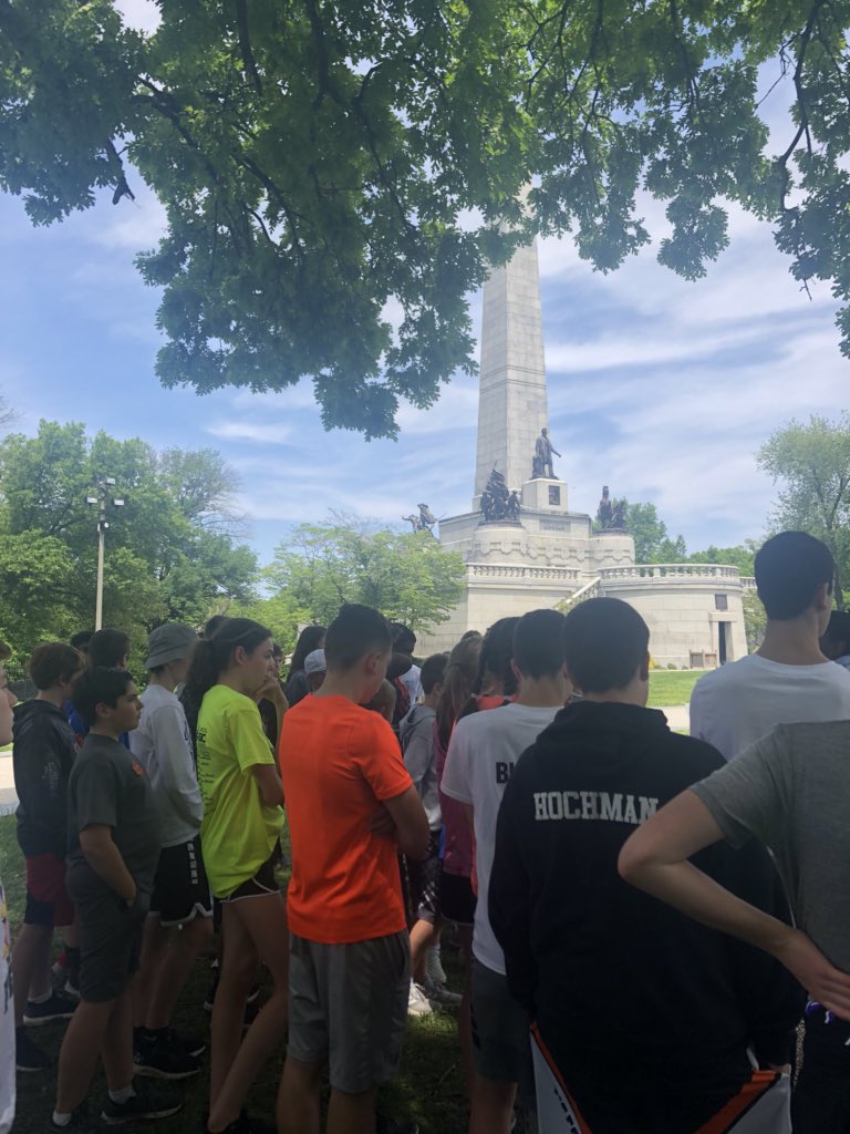 CKDonovan5's tweet photo. @HCMSTigers157c #HCMSinSpringfield https://t.co/TTVh5hEQWO