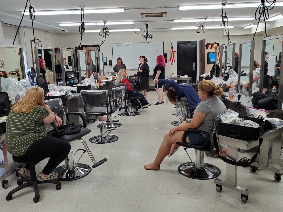 GalesCosmetology tweet media