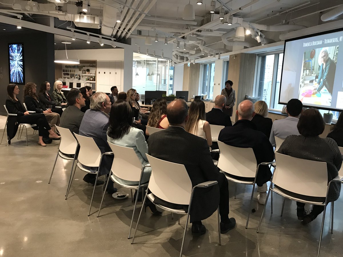 MyInscape's tweet photo. At our Toronto Showroom yesterday, @crownwallpaper and their @AreaEnvironment representative Amy Jo Fuller presented a capsule collection by @ArtLifting. Featured in our foyer is “South End” by Allen Chamberland. #ArtLifting #Torontoshowroom #Crownwallpaper #Areaenvironments https://t.co/kdgd6s3NO6