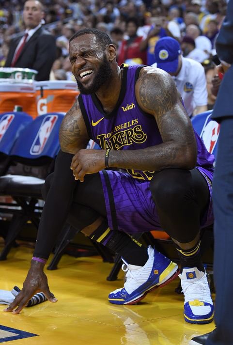 seoultrim's tweet photo. Reminder that the only reason why LeBron made NBA 3rd team this year is because of his groin injury🤷🏽‍♂️ https://t.co/mgKGCPLEbb