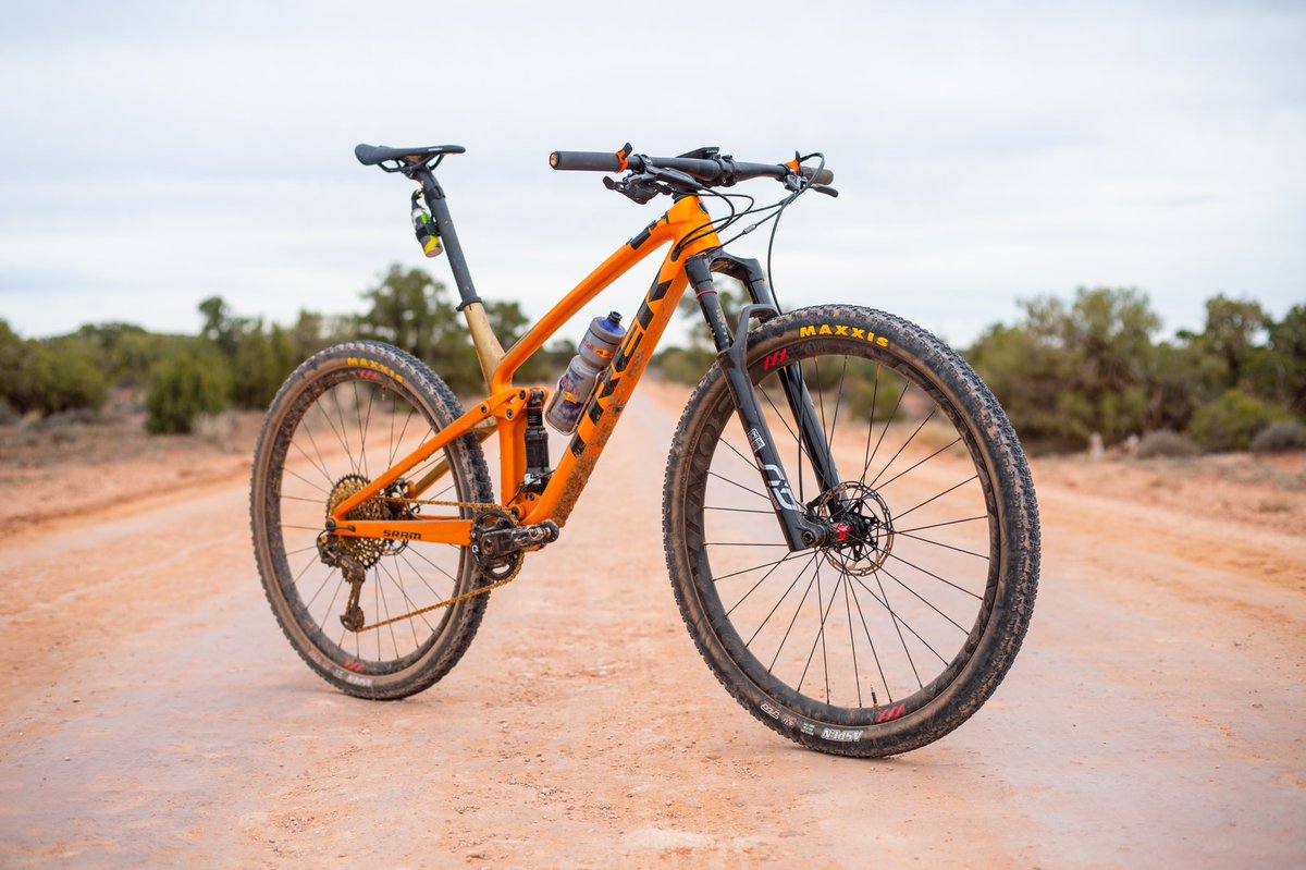 PaysonMcElveen's tweet photo. Now when I get asked about the new @TrekBikes Top Fuel for the 823rd time, I won’t have to play dumb! Hit the link below for some details! My impressions: the most fun “XC” bike I’ve ever ridden.📷 Cold Collaborative 
#trekbikes #topfuel

https://t.co/yviivC76Hb https://t.co/ETs4B0OFip