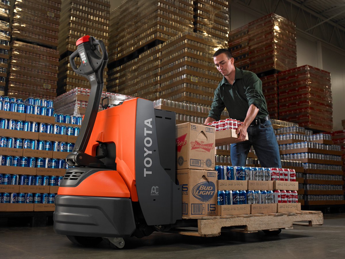 ToyotaLiftNW's tweet photo. We have lots of specials going on right now, for a limited time! Check them out here before they're gone! https://t.co/KcCr3jsz0P
.
.
.
#ToyotaForklifts #LiftingSolutions #Toyota #Forklifts #MaterialHandling #Logistics #ToyotaLiftNorthwest #FleetOfOrange #EndlessSolutions https://t.co/5lpcEtRefW